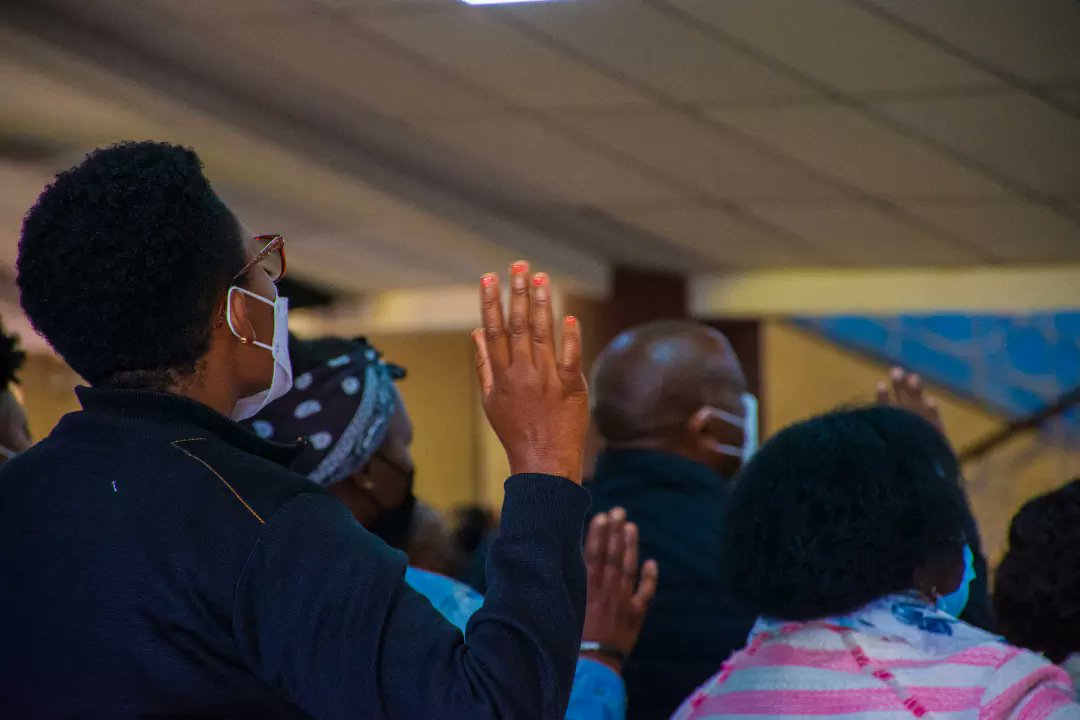 PCEAGateway's tweet photo. If heaven feels this way. Then it's an experience you don't wanna miss.
Come let's worship and lift our hearts to Him.
#havingdoneallstandfirm #ThankYouLord #revival #wednesday #WEDNESDAYconnect #PCEA #pceagateway #pray https://t.co/WT48tjc8pB