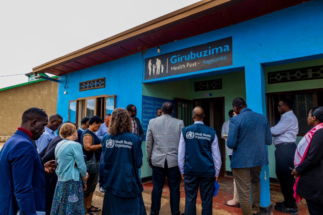 WHORwanda's tweet photo. Out of the office and onto the field!
As part of the Health Joint Sector Review taking place in @NyagatareDistr, the @WHORwanda team visited @ZiplineRwanda in @RwamaganaDistr, the Health Post & Centre in #Kagitumba, and the #Bugaragara Health Centre.
#HealthForAll https://t.co/pMv9pMI69A