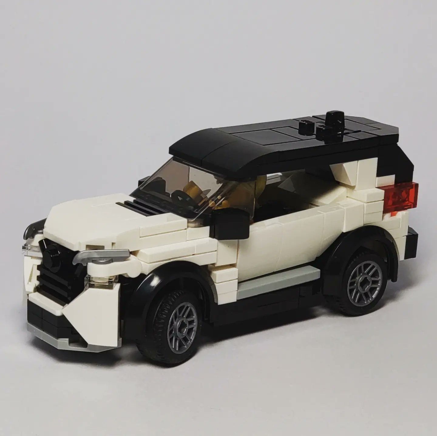 エクストレイルt33 1/43 日産 エクストレイル S e-4ORCE (T33) 2023 北海道警察高速
