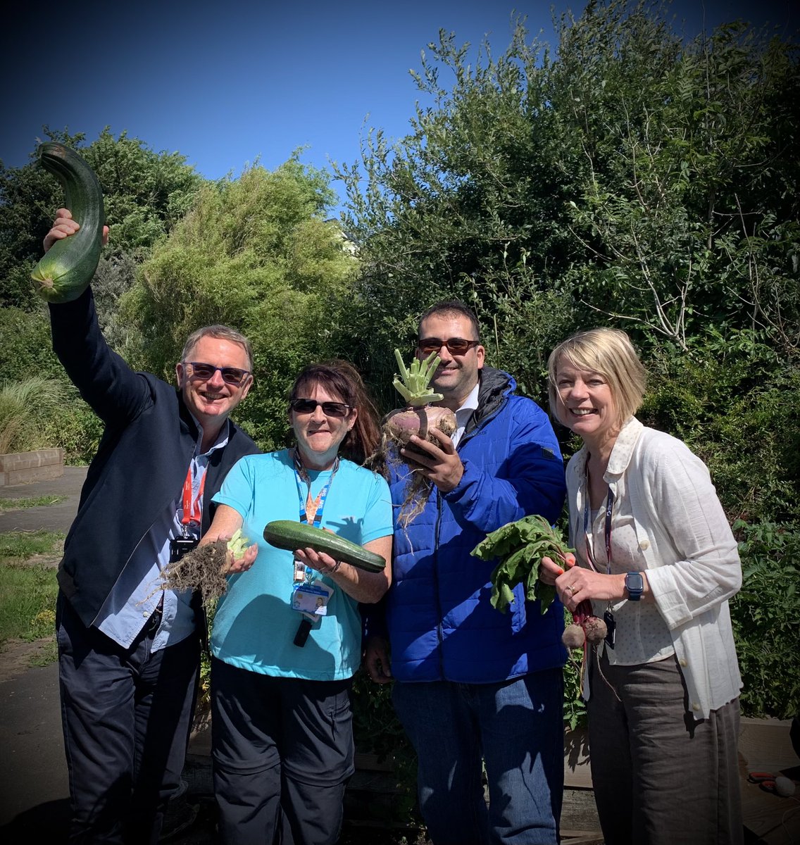 SteveRegenda's tweet photo. .@Calico_Group work  in FLEETWOOD. Wizzed our board member Lesley @TheRegendaGroup over to see Denise &amp; Gills “Dig Deeper” project improving residents health.👏👏 @Calico_Phil @Calico_Anthony …. Look at that courgette !!! https://t.co/brGGXFPJq3
