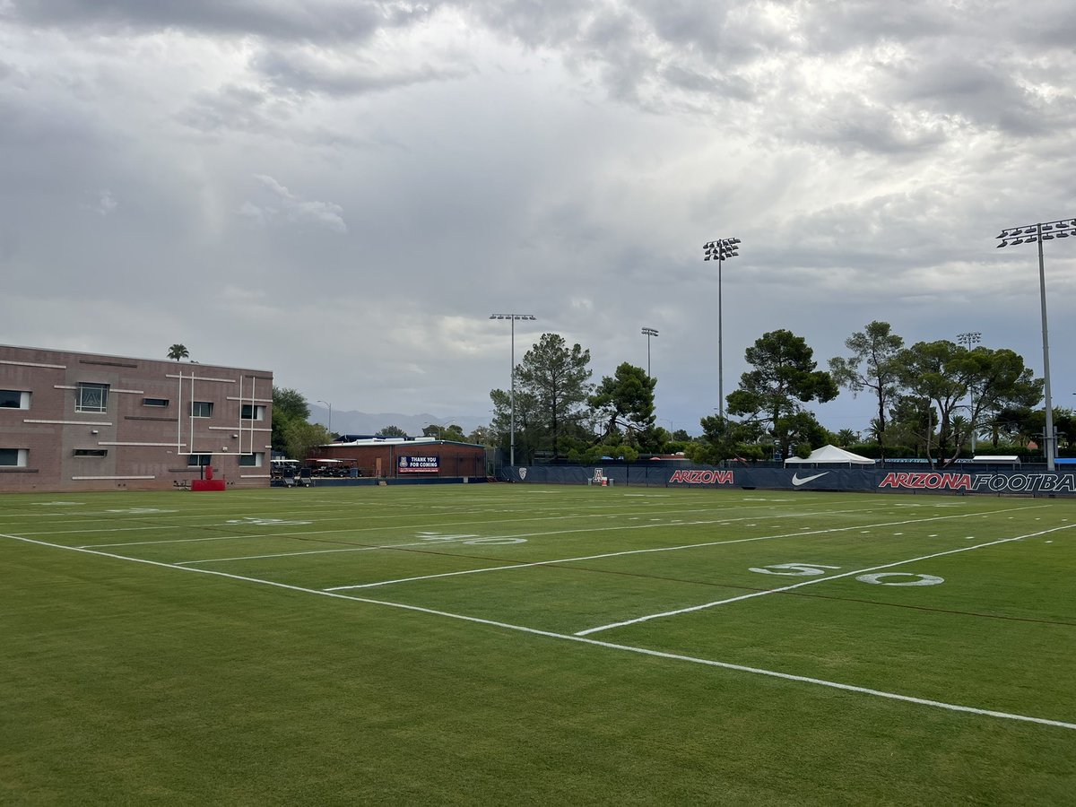ZonaGrassGuy's tweet photo. Today. Opening of fall football camp. Vs May.

200 plugs, 1500sqft of sod. 1 Field ready for @ArizonaFBall @CoachJeddFisch 

Shout out to my crew. Couldn’t do it without them. #LaFamilia #SportsTurf #BeAPro https://t.co/tjY6zGBWSl