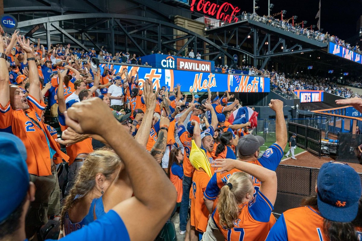The7Line's tweet photo. Subway Series @The7LineArmy album up on our FB! 📸: @KillDrea ➡️ https://t.co/Y3c4eQlfEn https://t.co/tY7rYxTeMh