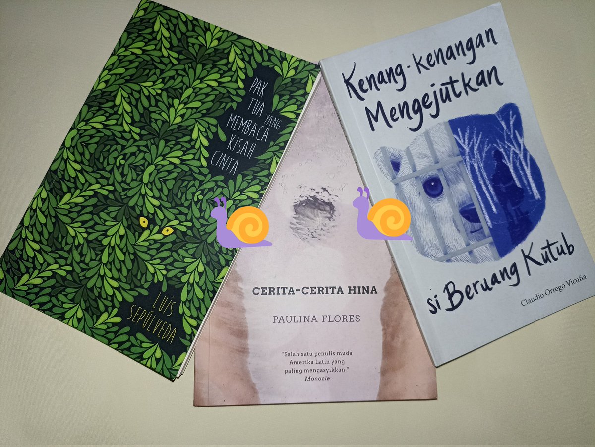 /lt halo aku mau GA 3 buku ini di sini buat satu orang. Ongkir ditanggung pemenang, pengiriman dari Solo. Rulesnya gampang cukup RT tweet ini dan reply kenapa mau buku ini. Winnernya aku pick random ya. Terima kasih 🙏