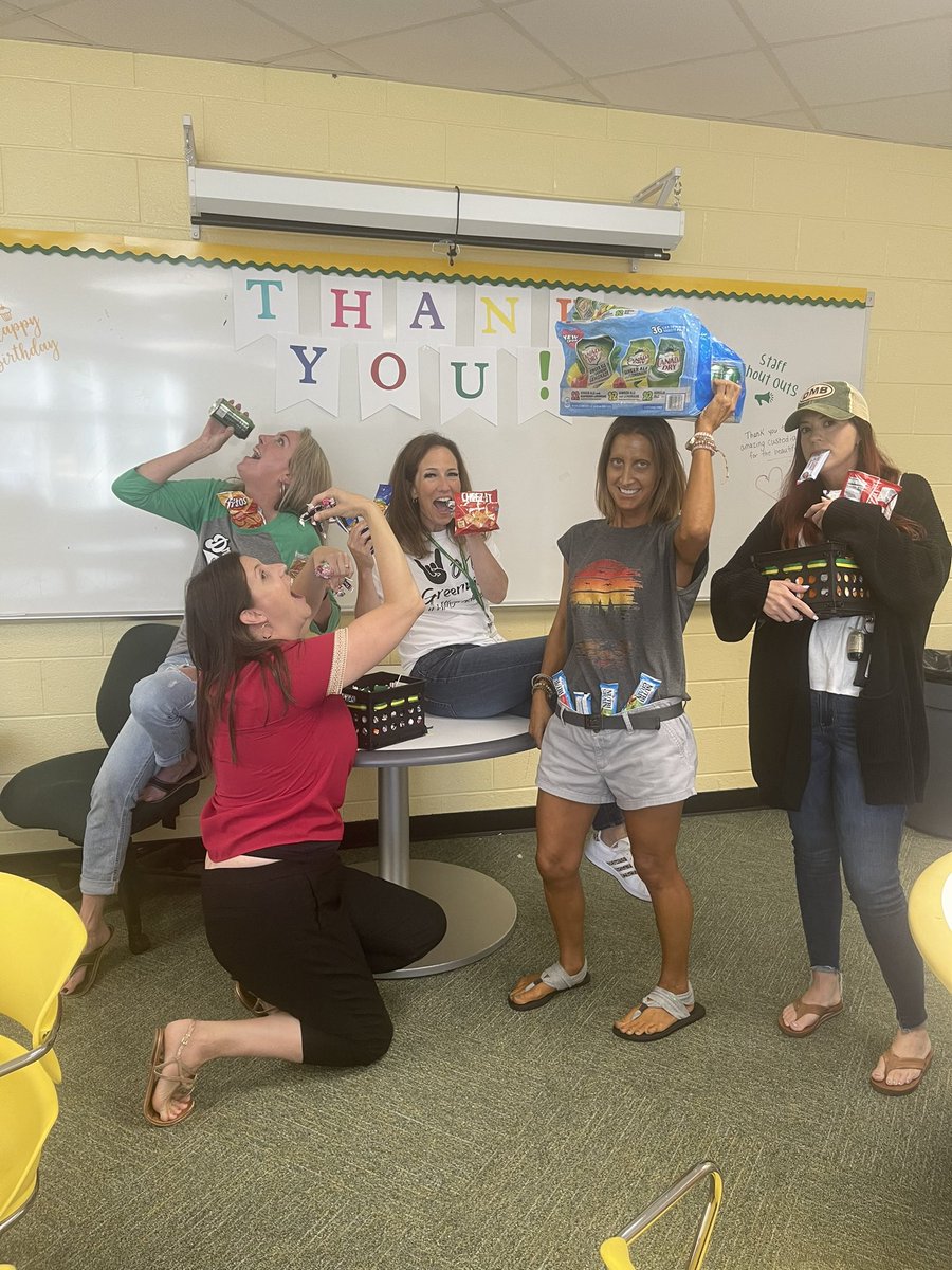 M_Scotti0423's tweet photo. THANK YOU, PTO, for the snack trolley! #greenvilleES https://t.co/dUKXOU3xBr