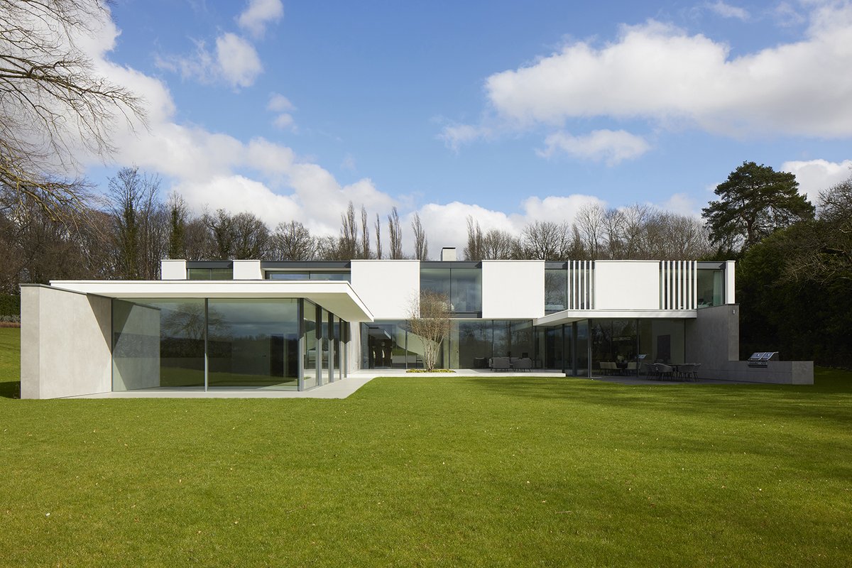StoLtd's tweet photo. The upper storey of this Ström Architects-designed house features the #StoRend Flex render system - #StoVentec carrier boards, #StoArmat Classic Plus reinforcement, #StoSilco resin #render, plus a
final coat of #StoColor Silco G façade paint.
Sto Applicator: Bets Spray Renders https://t.co/tuL6eQimPf