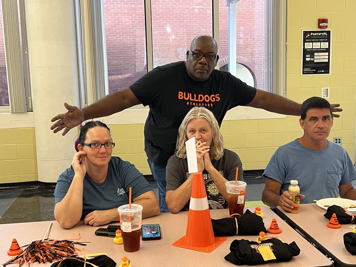 Depicmath's tweet photo. First day back @RBSMSbulldogs #bulldoglegacy https://t.co/2JWDmuAPsN
