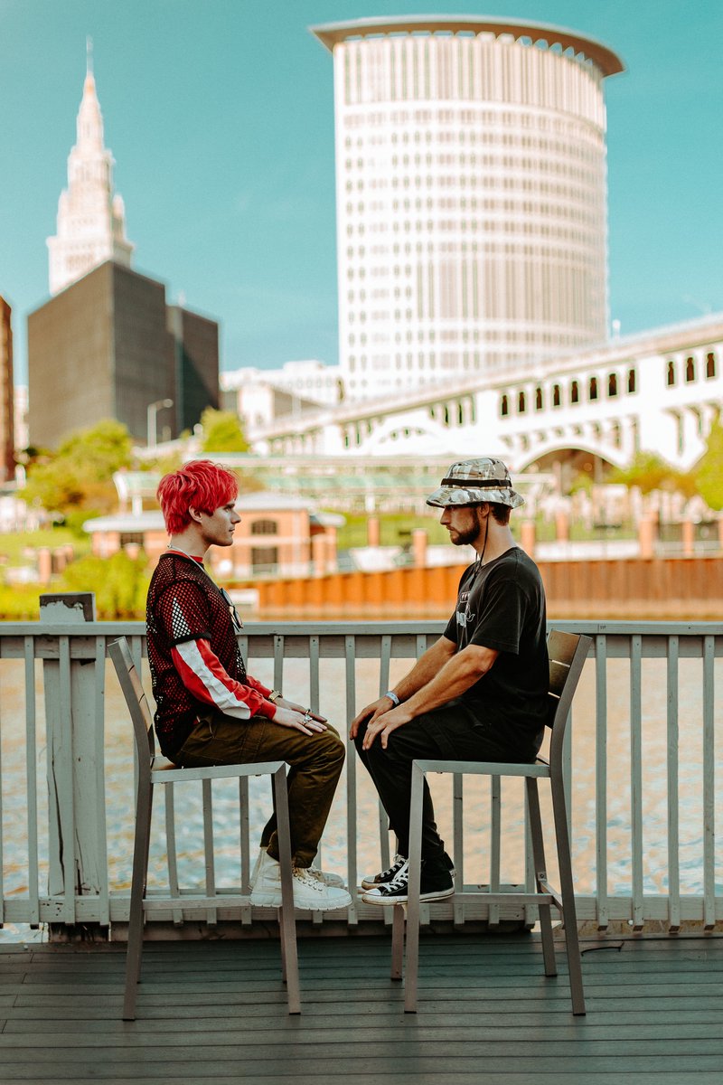 awsten's tweet photo. HUNG OUT WITH @HEARTATTACKMANE IT WAS FINE https://t.co/rNCPYDGG8g