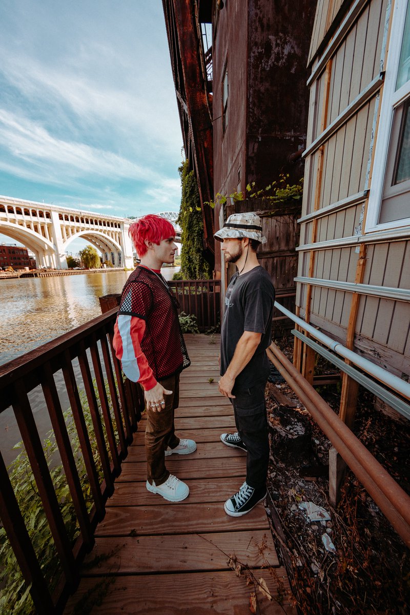 awsten's tweet photo. HUNG OUT WITH @HEARTATTACKMANE IT WAS FINE https://t.co/rNCPYDGG8g
