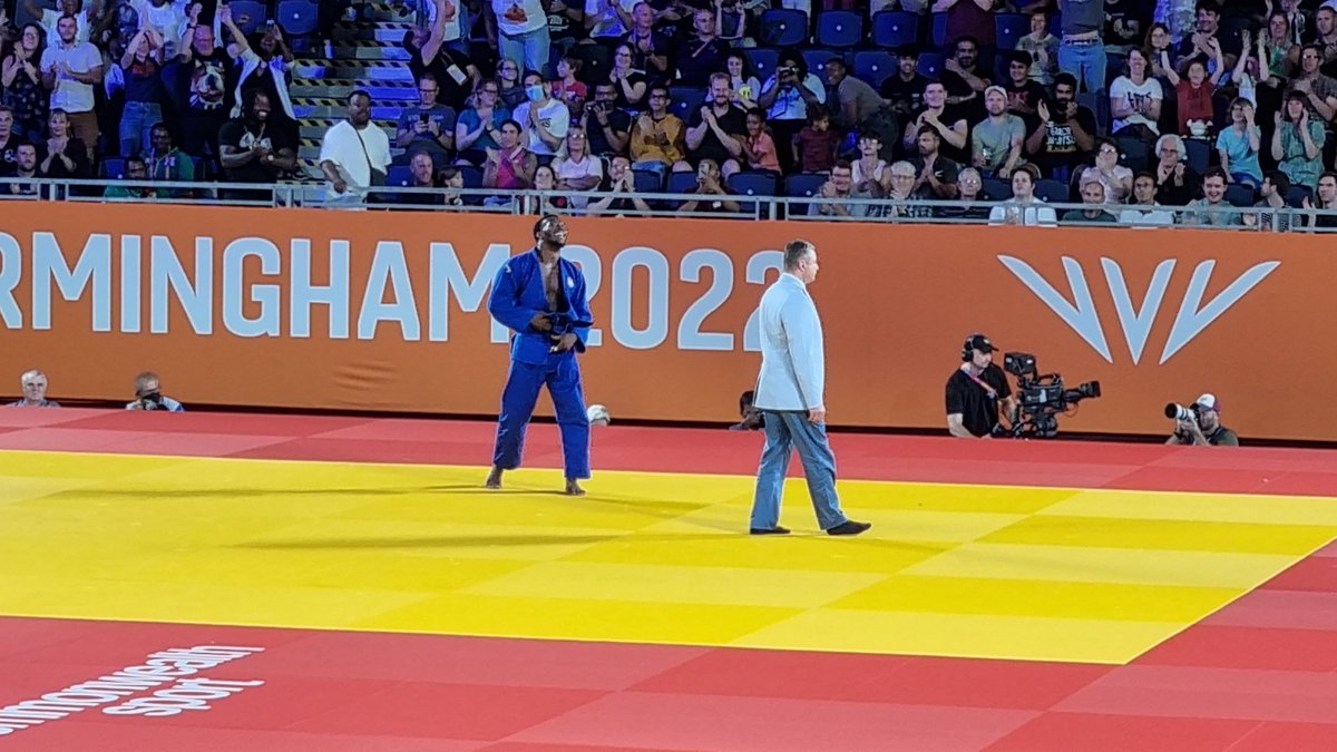 Tom_Bason's tweet photo. Casually watching one my former students winning gold for @BritishJudo at #CWG2022
I like to think my first year lecture on supply and demand played a crucial role in this success
#teamSEM are very proud of you Jamal! https://t.co/ienhOjiL23