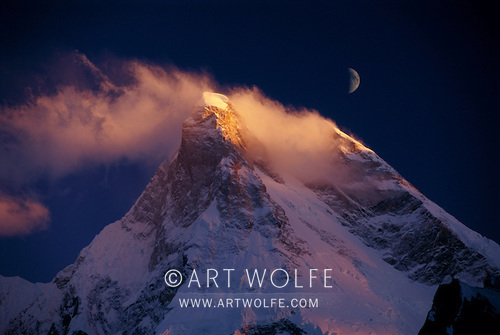 artwolfe's tweet photo. At 7,821 meters (25,660 feet), Masherbrum is one of the Karakoram Range’s most impressive summits. Shot on #film in 1996. Didn't know what I had until I got home. #MondayMemories #MountainMonday #ExploreCreateInspire #PhotoOfTheDay #landscapephotography #ArtWolfe #Pakistan https://t.co/XvlUszcqeY