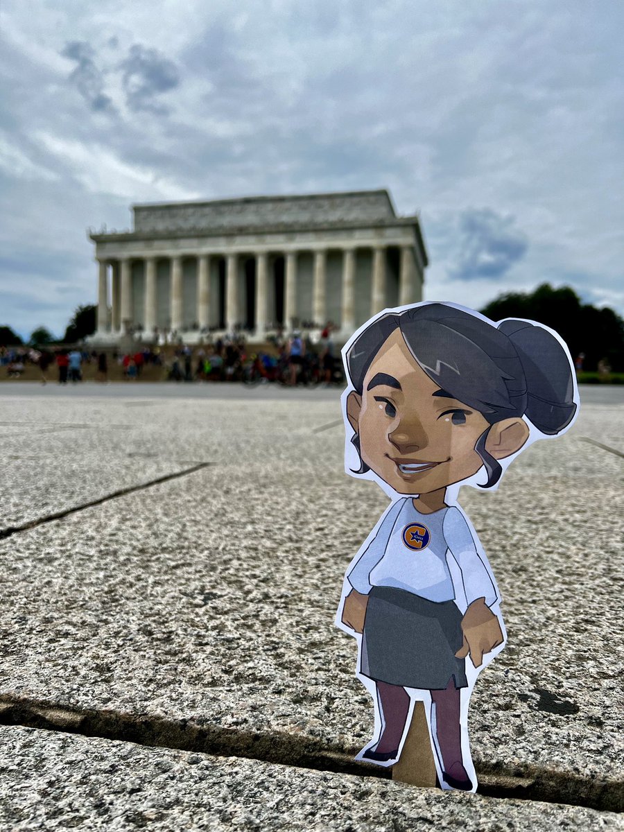 michaeledreyes's tweet photo. #FlatAna and I took a nice trip across the National Mall this past weekend. Best summer travel buddy ever! https://t.co/bIRHebawDU
