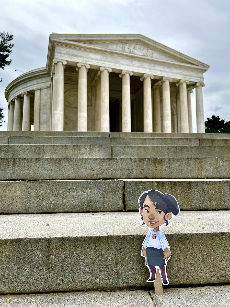 michaeledreyes's tweet photo. #FlatAna and I took a nice trip across the National Mall this past weekend. Best summer travel buddy ever! https://t.co/bIRHebawDU