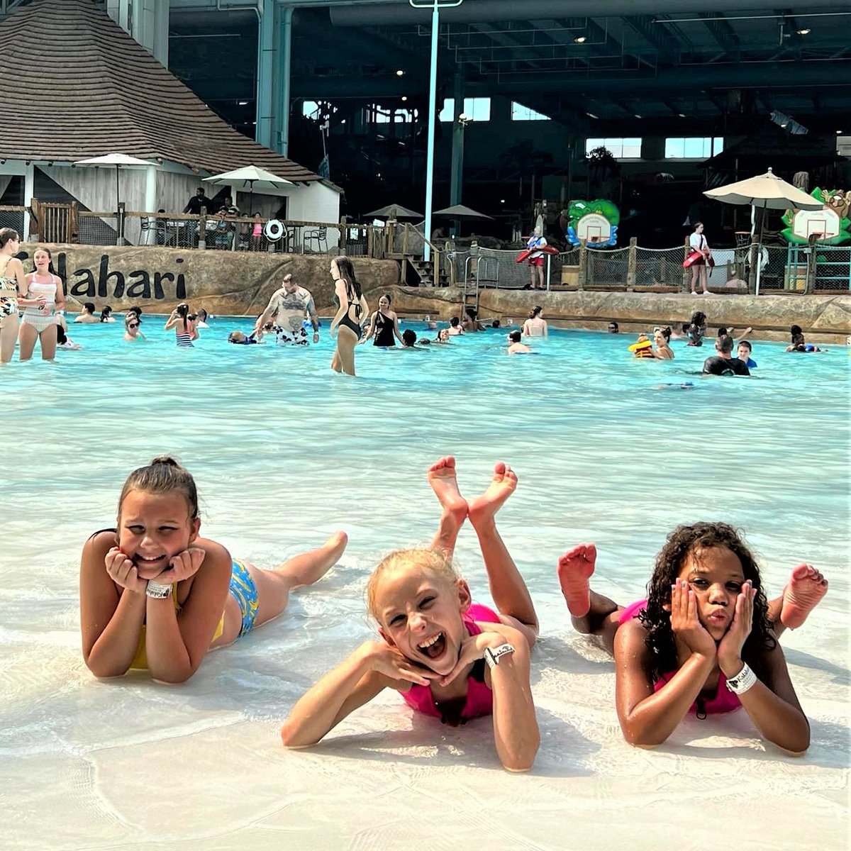 KalahariResorts's tweet photo. Girls just wanna have fun ๐ต
๐ธ Stacy Mack
#WavepoolWednesday #MakeMoreMemories #LoveKalahari https://t.co/XxBA0THf5K