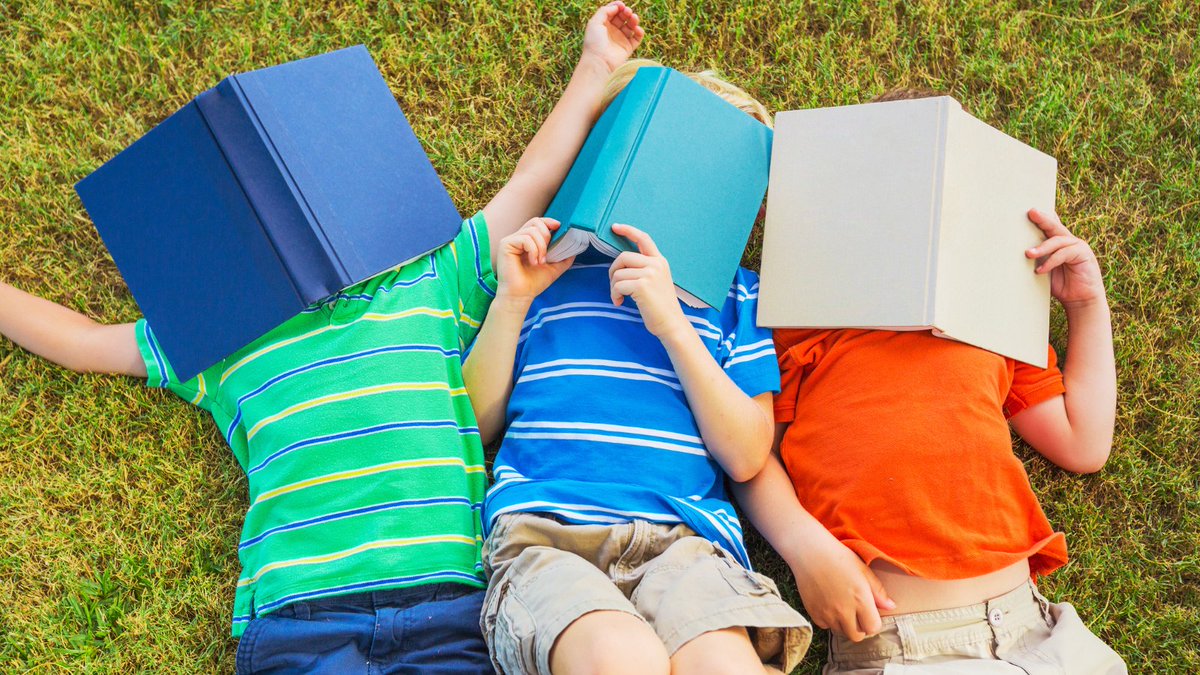 delcolibraries's tweet photo. #BookishProblem #178 Getting hit in the face with your book while reading on your back and holding it above your head. Ouch. https://t.co/2Nptyi2ZWC
