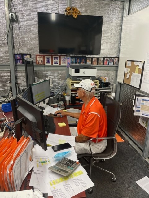 SavstateX's tweet photo. Practice gear✔
Coaches ready ✔
Insert athlete-

Don't sleep! Tigers bout to eat!
#Championsloading https://t.co/4r1Aj8U63R