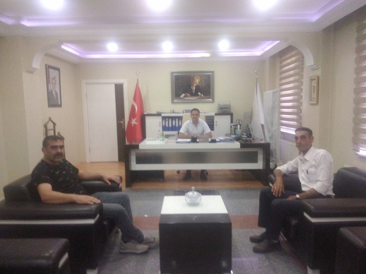 kenankarahan2's tweet photo. Kıymetli Doğubayazıt kaymakamımız Sayın Mehmet Kemal Akpınar makamında ziyaret ettik istişare ettik bizlere güstermiş olduğu ilgi ve alakadar dolayı kendisine çok teşekkür ederim https://t.co/yWoJ9no8Ic