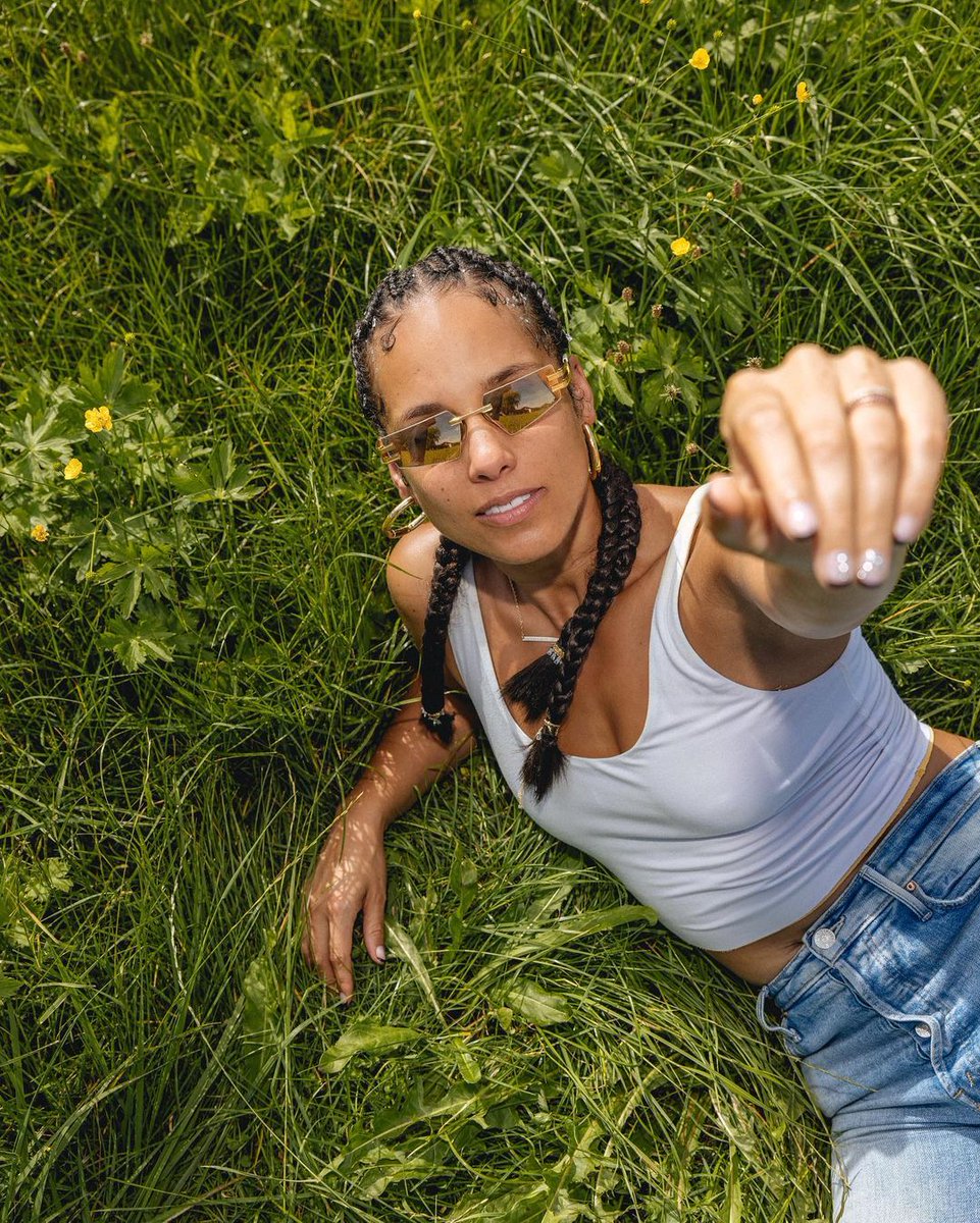 EtisaIsAlwaysWright tweet media