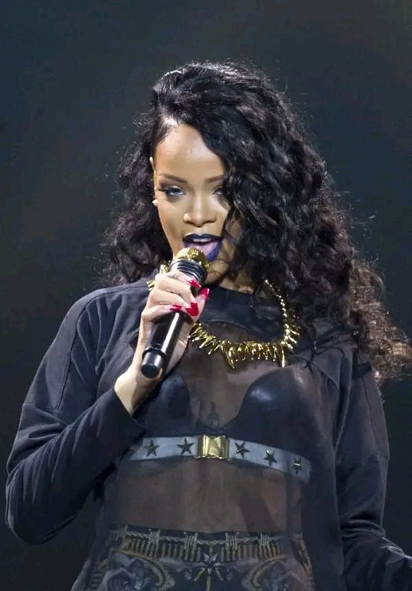 Amo tanto a esta negra, sos perfecta Rihanna 💖