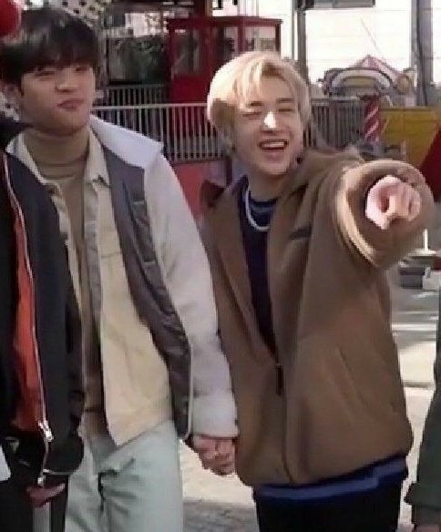 skzkidstray's tweet photo. Aha! bakın Stray kids enayisi https://t.co/TK1HKrGthC
