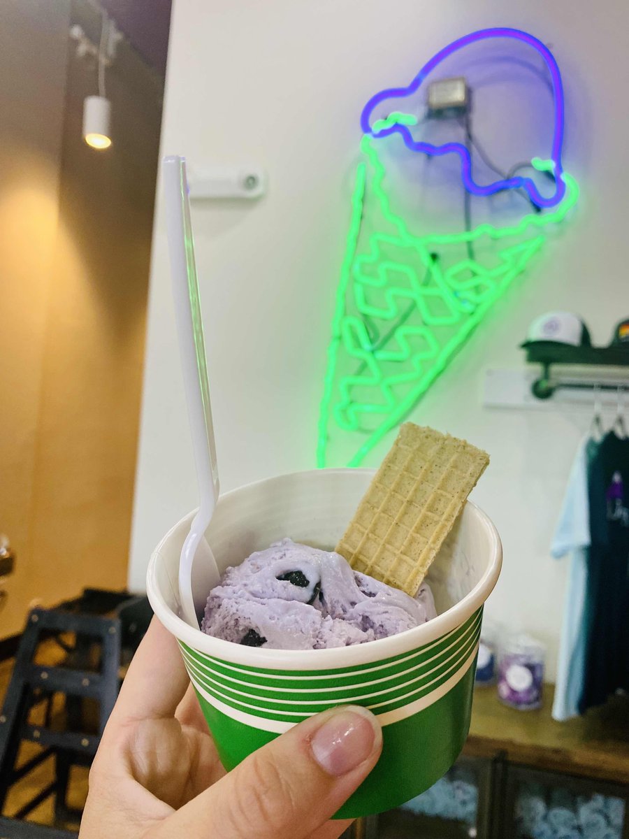 The ice cream at Josh and John's is the PERFECT way to end a hot day, and the PERFECT way to end a food tour, too! 😎🍦
#icecream #downtowncoloradosprings #rockymountainfoodtours #foodtour