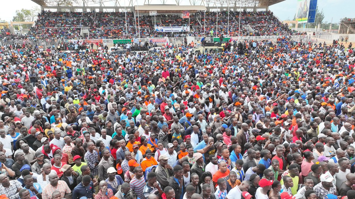Kijanayaaa's tweet photo. I have just witnessed close to 2M @RailaOdinga supporters in Historic Bukhungu Stadium.Swear BABA NOW
#IPSOS #Edited #Mudavadi #DpWilliamRuto #USEmbasy #VoteBlue2022 #VoteBlue #Inawezekana https://t.co/J8L6xand1u