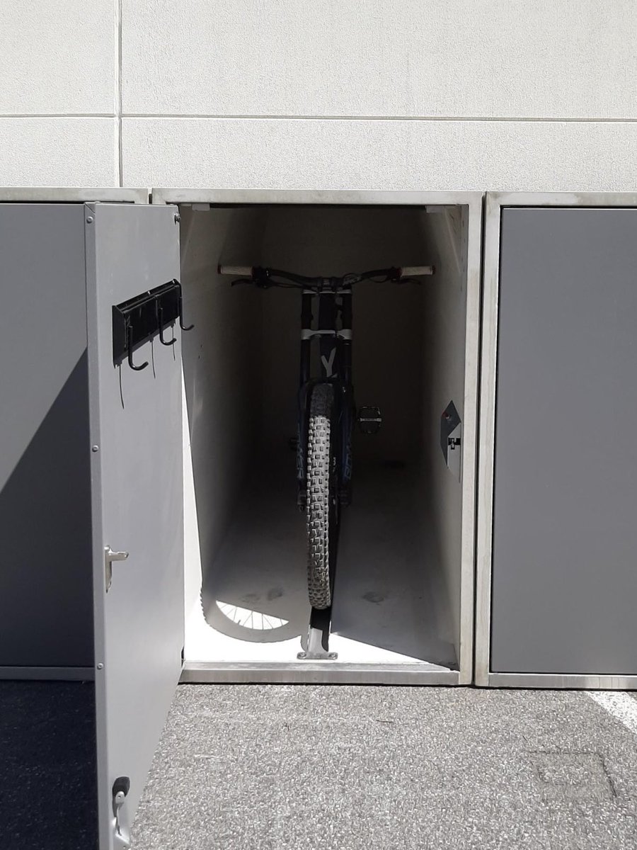 PAUL_WOLFF's tweet photo. Erste Nutzende unserer #Fahrradabstellanlage 🅿️🚲 sind #CONNECTready... https://t.co/ccaAa8rWNq