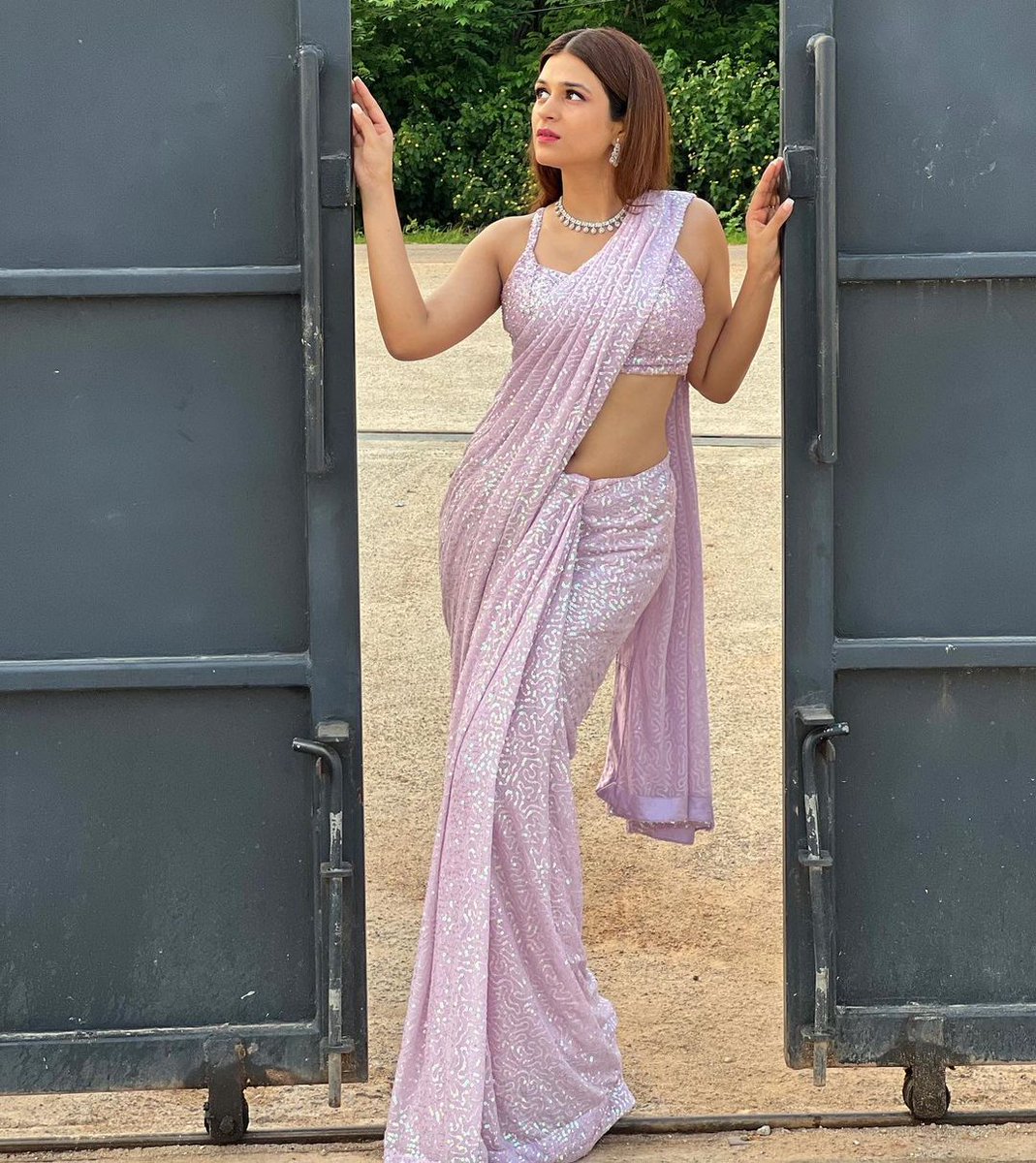 OnlyHeroines's tweet photo. Alluring #ShraddhaDas 💞😘

@shraddhadas43 https://t.co/5CNg3Esb9f