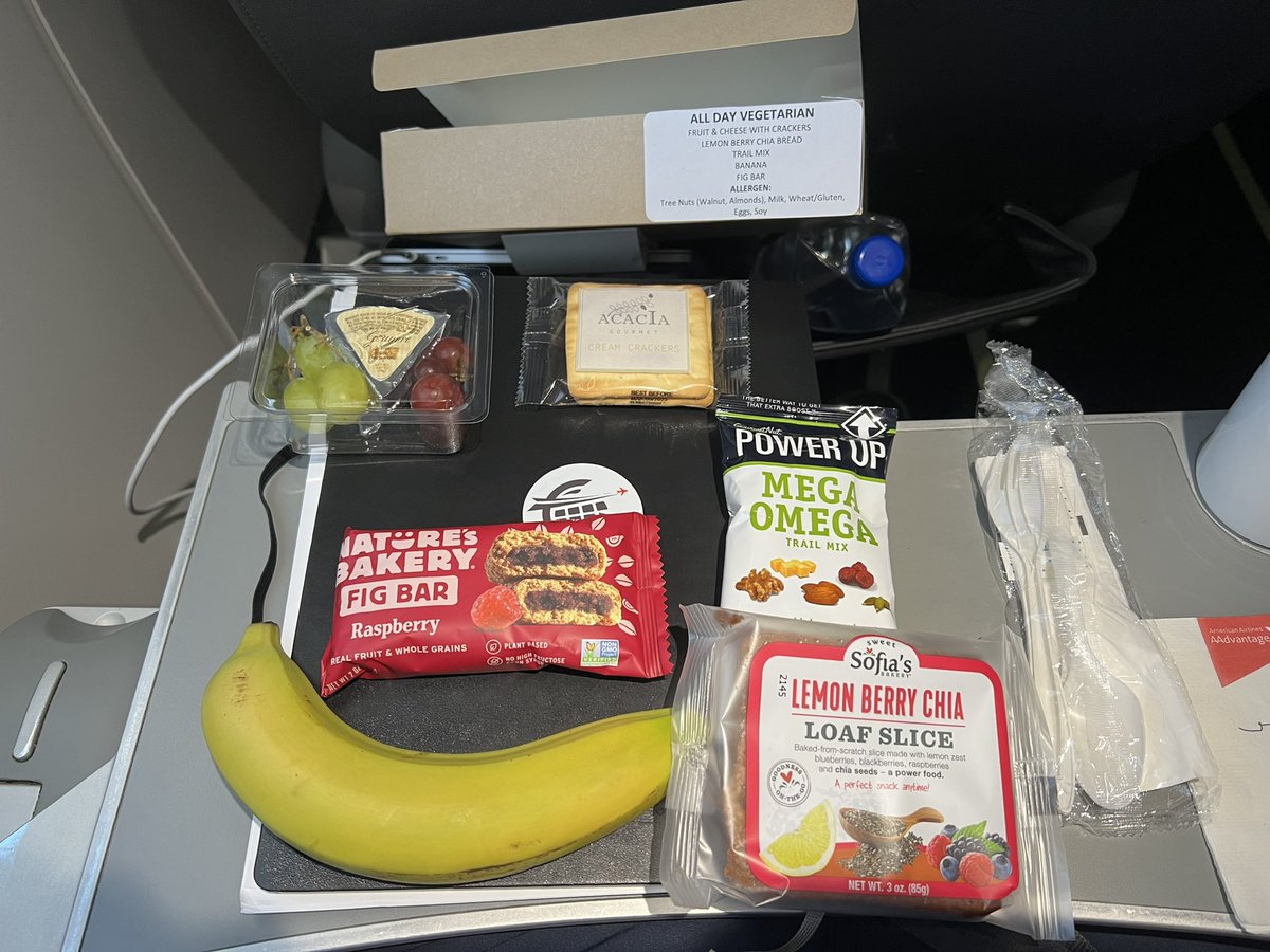 Breakfast with <a href="/AmericanAir/">americanair</a> on a two hour, eight minute flight from @FlyFromPTI to <a href="/DFWAirport/">DFW Airport</a>. What do you think?