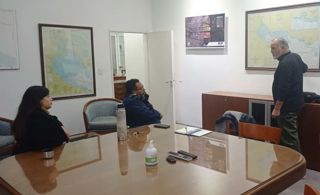 jfgbuenosaires's tweet photo. VISITA AL PUERTO LA PLATA

Lxs secretarios de Juventud de la Provincia de Buenos Aires y Nacional, Ayelen Cuello y Jonathan Da Cruz estuvieron días pasados en el Consorcio del Puerto la Plata junto a su Presidente José "Pepe" Lojo. https://t.co/AegcSFjsBR