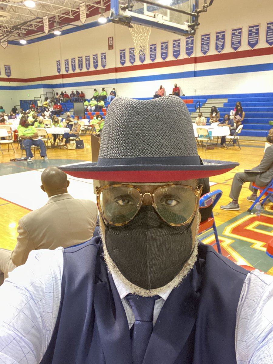 KeithLBrown1911's tweet photo. Getting ready to inspire and empower thousands in the Wilcox County Public School District in Camden, Alabama. #MrImPossible #speaker #wilcoxcountyschoolsalabama #ipyagency #aaespeakers #keithlbrown #BacktoSchool2022 #backtoschool https://t.co/dmpASxZE8u