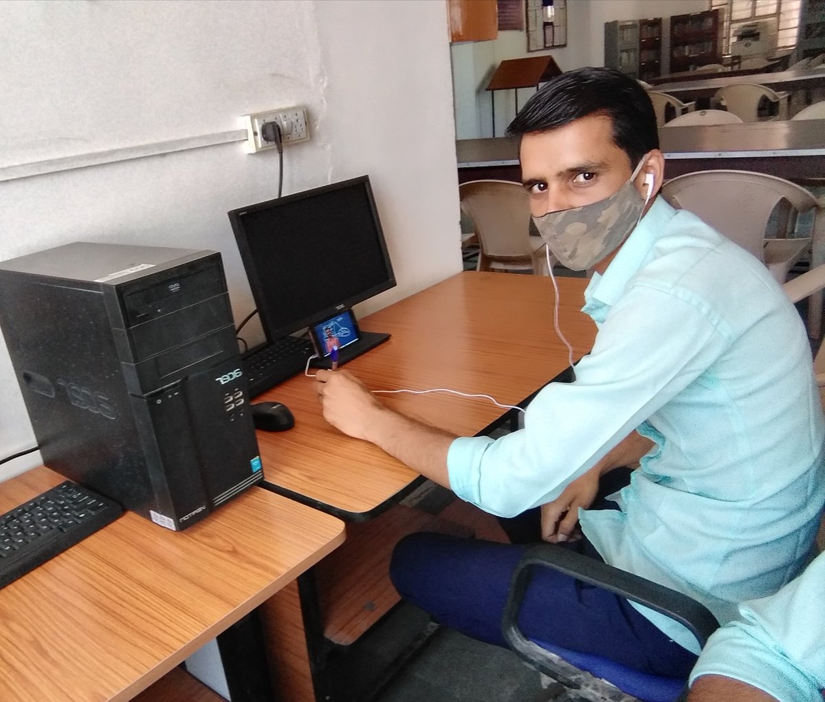 Omrlp07's tweet photo. मुश्किल समय ही हमें मजबूत बनाते है"
"कुछ पाने की आश रख,कुछ तो अरमान रख जो हो खास ,हर कोशिश में करे तु दरिया पार |"
"अगर आपको कोई काम करने में डर लग तो आप सही कर रहे हैं "
👉 "जो संघर्ष कर सकता है, वो सफल भी हो सकता है "👈✌
@omRLP07 #DABOK https://t.co/W8BK9yKAIP