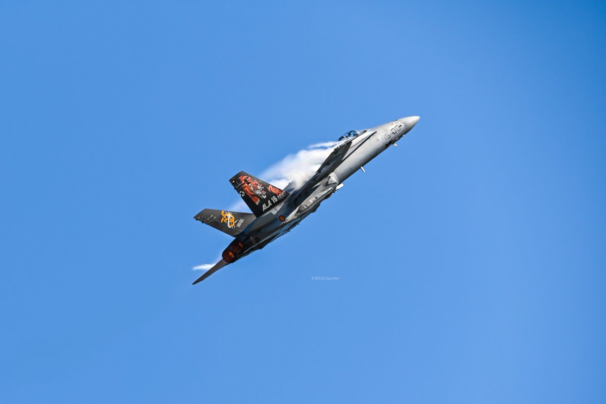 EGLLSpotter's tweet photo. Very cool #wingfluff on the Spanish F/A-18 Hornet at @airtattoo https://t.co/LxZhPro0GX