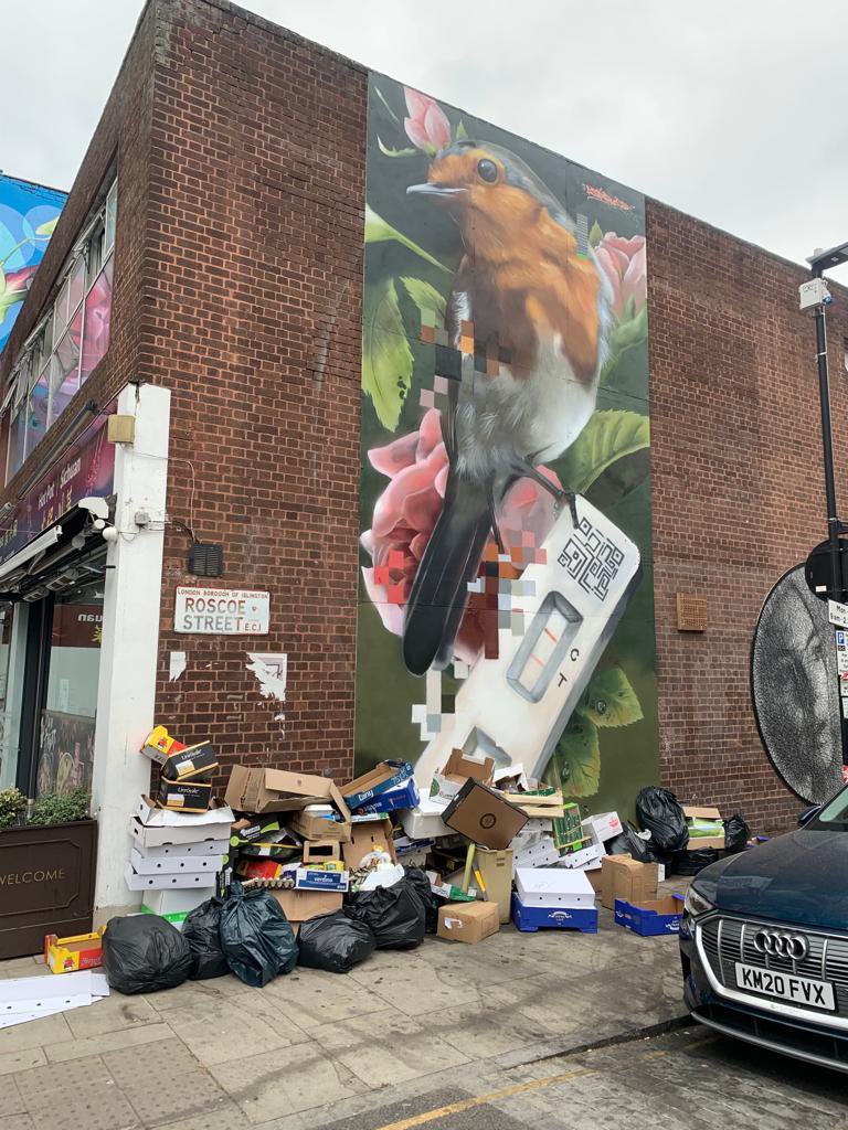 phoeb0's tweet photo. Bird flu mural in London https://t.co/y4E9Kz19op