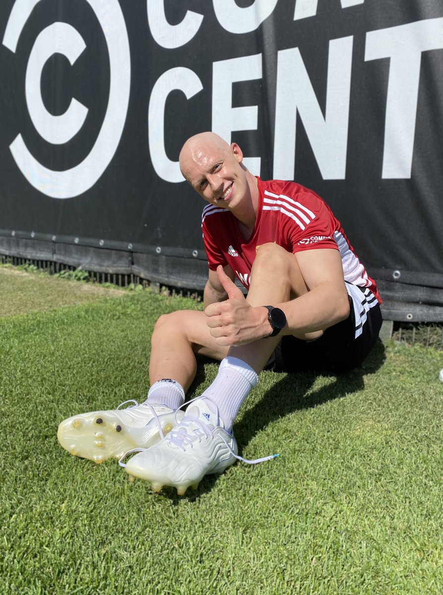fcunion's tweet photo. Schön, Dich wieder in Fußballschuhen zu sehen, Timo 👍 https://t.co/S9i4kaOXUm