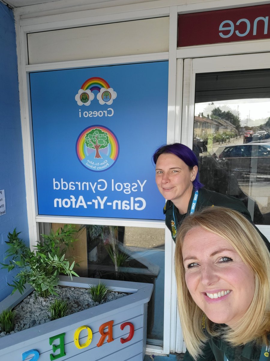 WelshAmbPECI's tweet photo. Back for day 2 @FoodandFunCdiff at @GlanYrAfonPS.  Thanks to the pupils &amp; staff who gave us such a lovely welcome &amp; Tania @WelshAmbulance for visiting on her rest day to speak to pupils about appropriateness of 999 &amp; demonstrate life saving #recovery position #CPR. https://t.co/demY4vJsrs