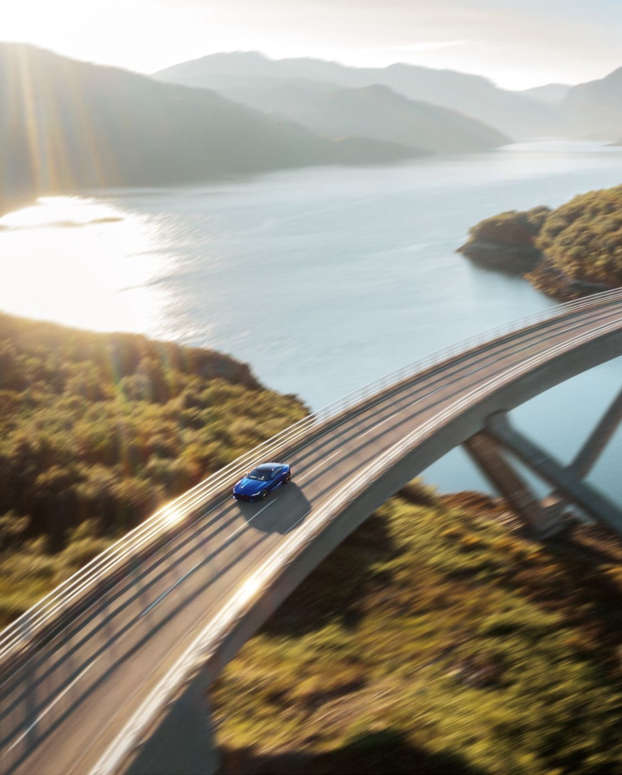 conlansJagLR's tweet photo. Bolt from the blue.

Discover more: https://t.co/nwReqQCpxy

#Jaguar #FTYPE #Exclusive #Bespoke #Performance #AWD #SportsCar #SuperCarDaily #CarDesign #CarsOfInstagram https://t.co/IxCVTppjXV