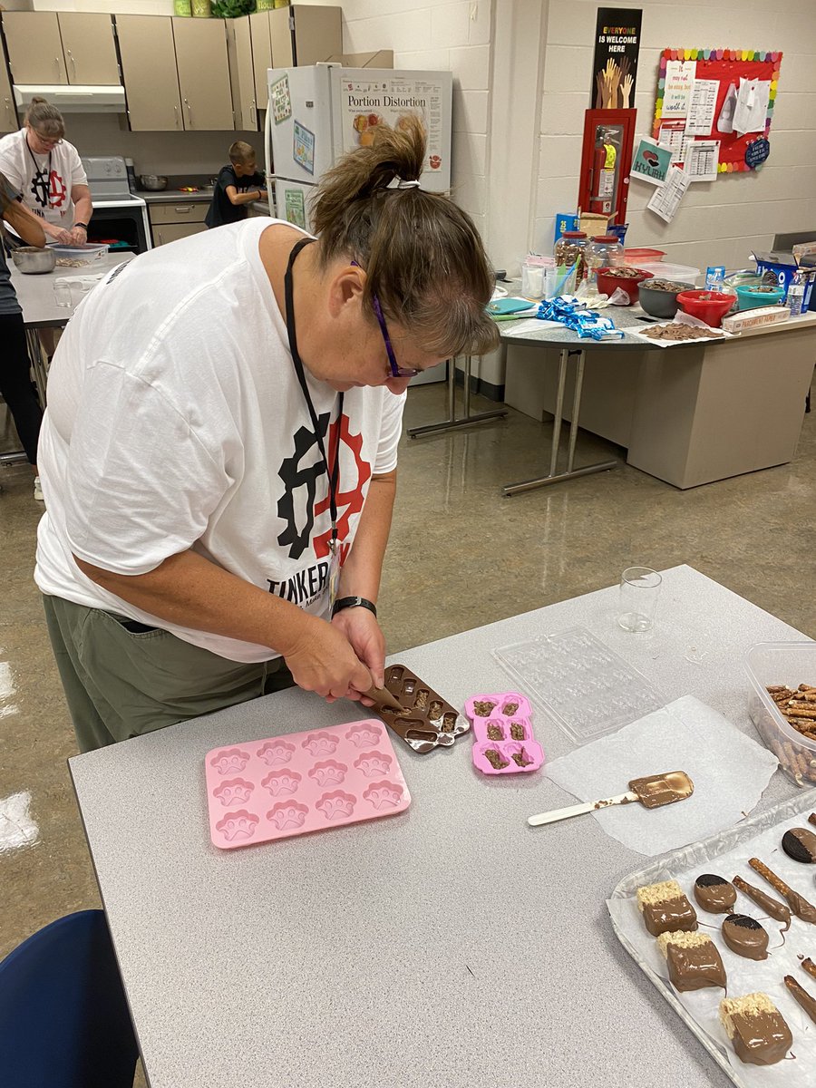 NewCastleAreaSD's tweet photo. #NCASDTinkerTank Ts and Ss “Tinkering With Treats” to bring along on their STEAM Road Trip today! I hope they share some of their tasty creations!! https://t.co/kKkjfNbcll