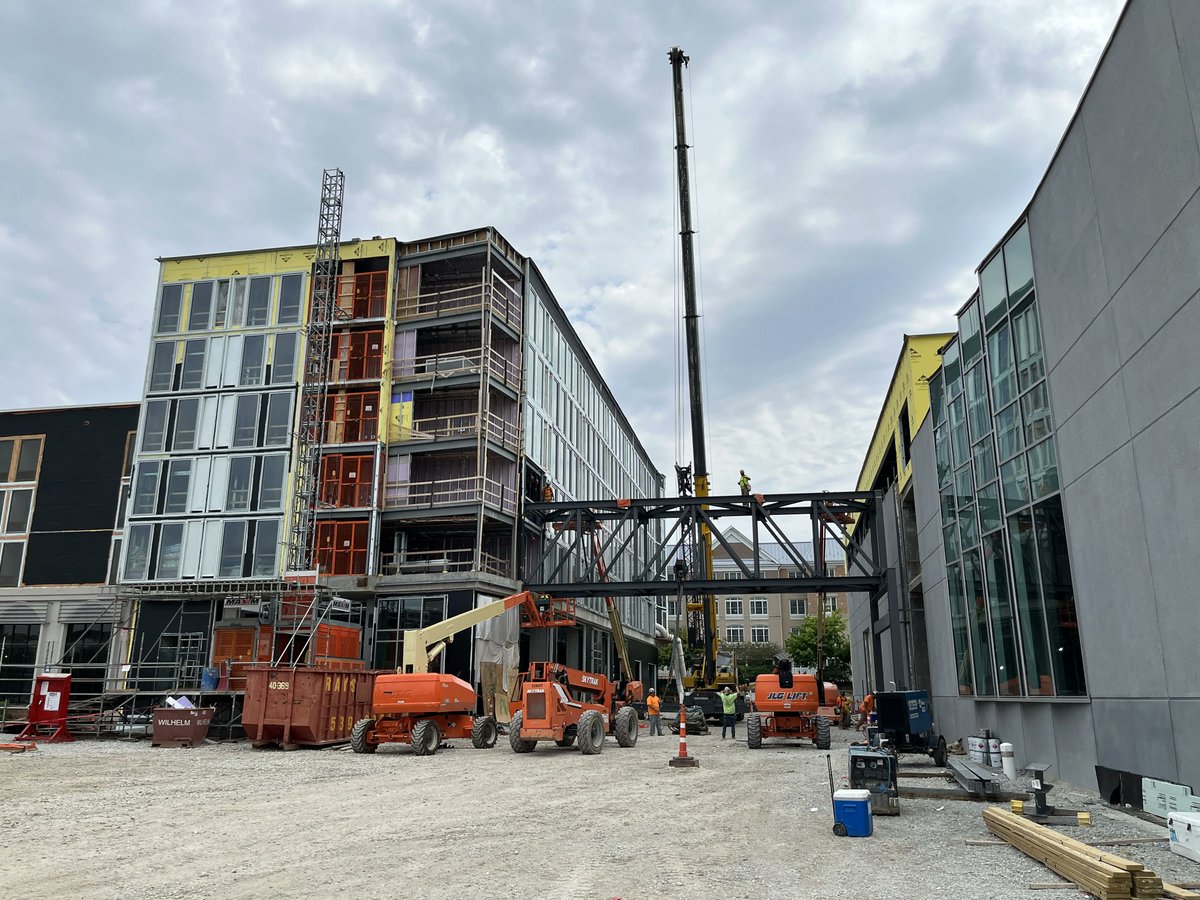 RATIOglobal's tweet photo. Construction update for @RepublicAirways! The bridge structural frame was recently installed between the hotel and training center. The bridge will be clad in an aluminum curtain wall to match the training center and hotel. https://t.co/daUiHwcT88