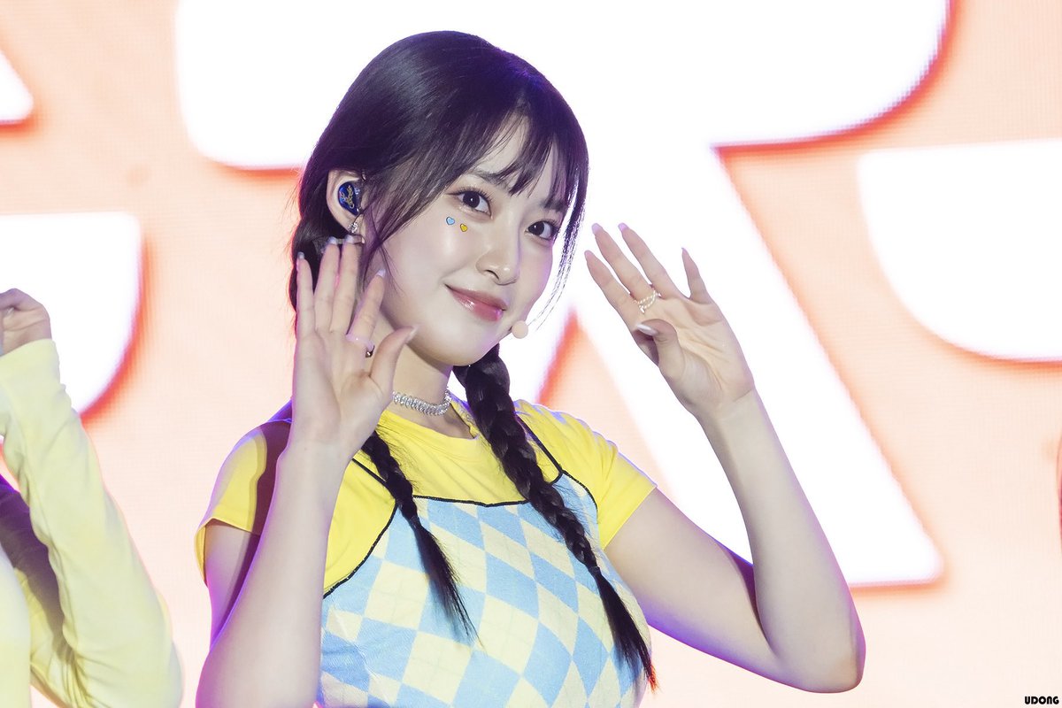 zo_a__'s tweet photo. 220730 봉화은어축제 조혜원 기억해🥹 https://t.co/TSXLnSTPrx
