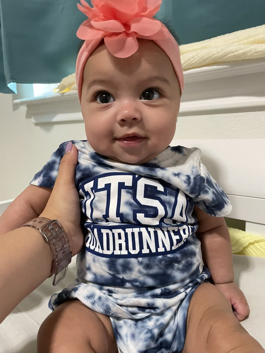 Autumn_Sundayy's tweet photo. Proud alumni mommy @UTSAAlumni #UTSA #GoRunners #FutureRunner https://t.co/5ojvBzLP84