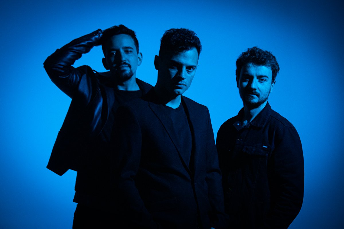 rayobanda_'s tweet photo. Este viernes nuevo single/video 🤯
5.AGO // ARDE (NO TE DESESPERES) 🔥
Pre-guardalo acá: https://t.co/c2cK5A9XIY
Y el mismo viernes 19hs se estrena el video en YouTube, el episodio en el que se pudre todo 🔪
Ph @fedemilutinovic https://t.co/wVB4I8OS6Y