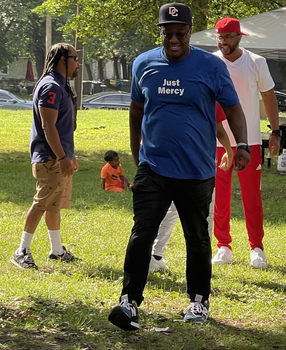 lanet_brown's tweet photo. From @FreeMindsDC to #thefrontlines these ⬇️ guys are committed to authentic community activism &amp; criminal justice reform🙌🏽👋🏽! So proud💪…#2ndchancesmatter⬅️ #⛓❌ https://t.co/1zr8jRUajy