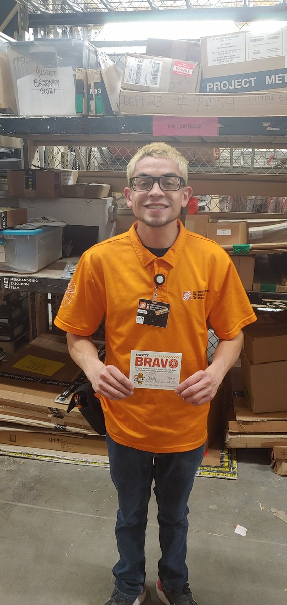 Beast66615's tweet photo. Even the m.e.t team Miller &amp;  James gets involved in keeping the sales floor safe for customers. @OscarM_8523
@InFocus8523 @DavidF_8523 @_Nanaa21 https://t.co/RrPbOPryk1