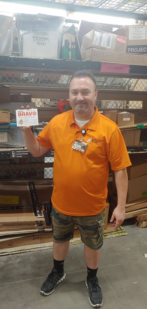 Beast66615's tweet photo. Even the m.e.t team Miller &amp;  James gets involved in keeping the sales floor safe for customers. @OscarM_8523
@InFocus8523 @DavidF_8523 @_Nanaa21 https://t.co/RrPbOPryk1