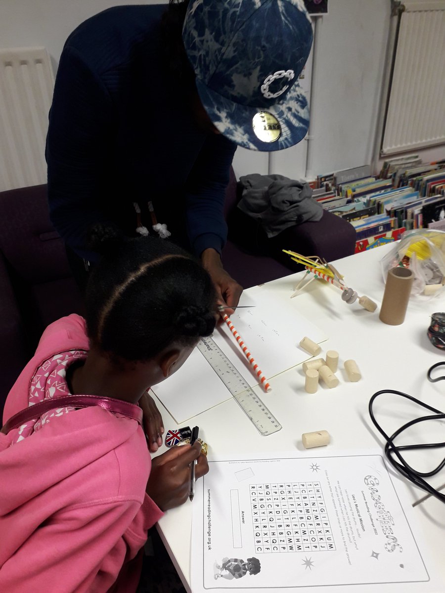 WaterlooLib's tweet photo. Today we're making a crossbow with Julian!🏹🏹🏹
Join us next Wednesday at 2:30pm to learn how to make an elastic racing buggy!🏎️
#SummerReadingChallenge2022 #Gadgeteers #STEAMInTheLibrary #SE1 https://t.co/vnaZpKw9W6