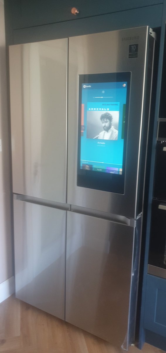 Iggyusm's tweet photo. Just listening to Arrivals by @declanorourke on my new Fridge. What a powerful song. Gets me every time https://t.co/aUlZ2kV22l