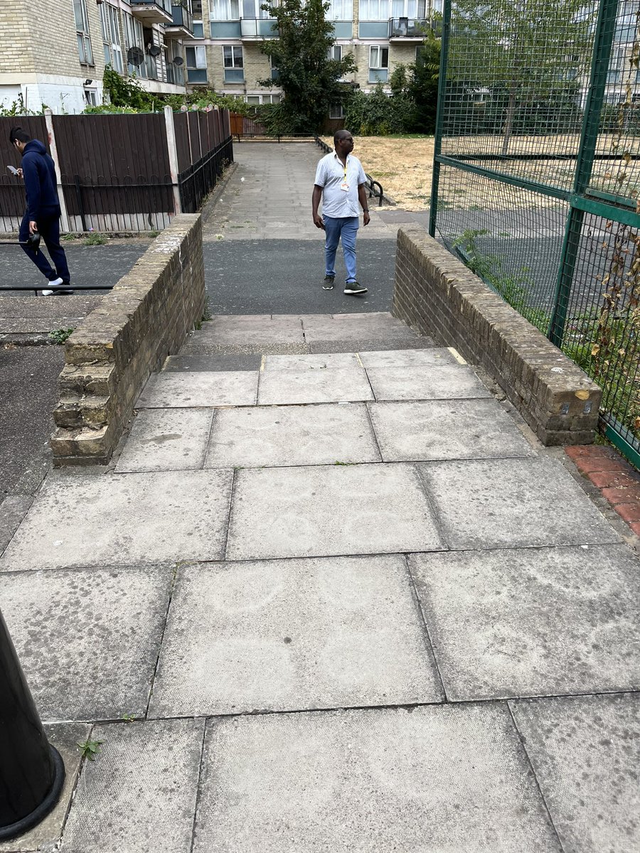 AbdulW07's tweet photo. Thanks @Nickspenceley and Nabil @THHomes for organising todays event relating #ASB issues around #JarmanHse also @mabz_anam local resident and others for attending. It was a productive meeting. #NeedActionNow @TowerHamletsNow @OhidAhmedTH @MPSStepneyGreen https://t.co/Fgvd5MidIF