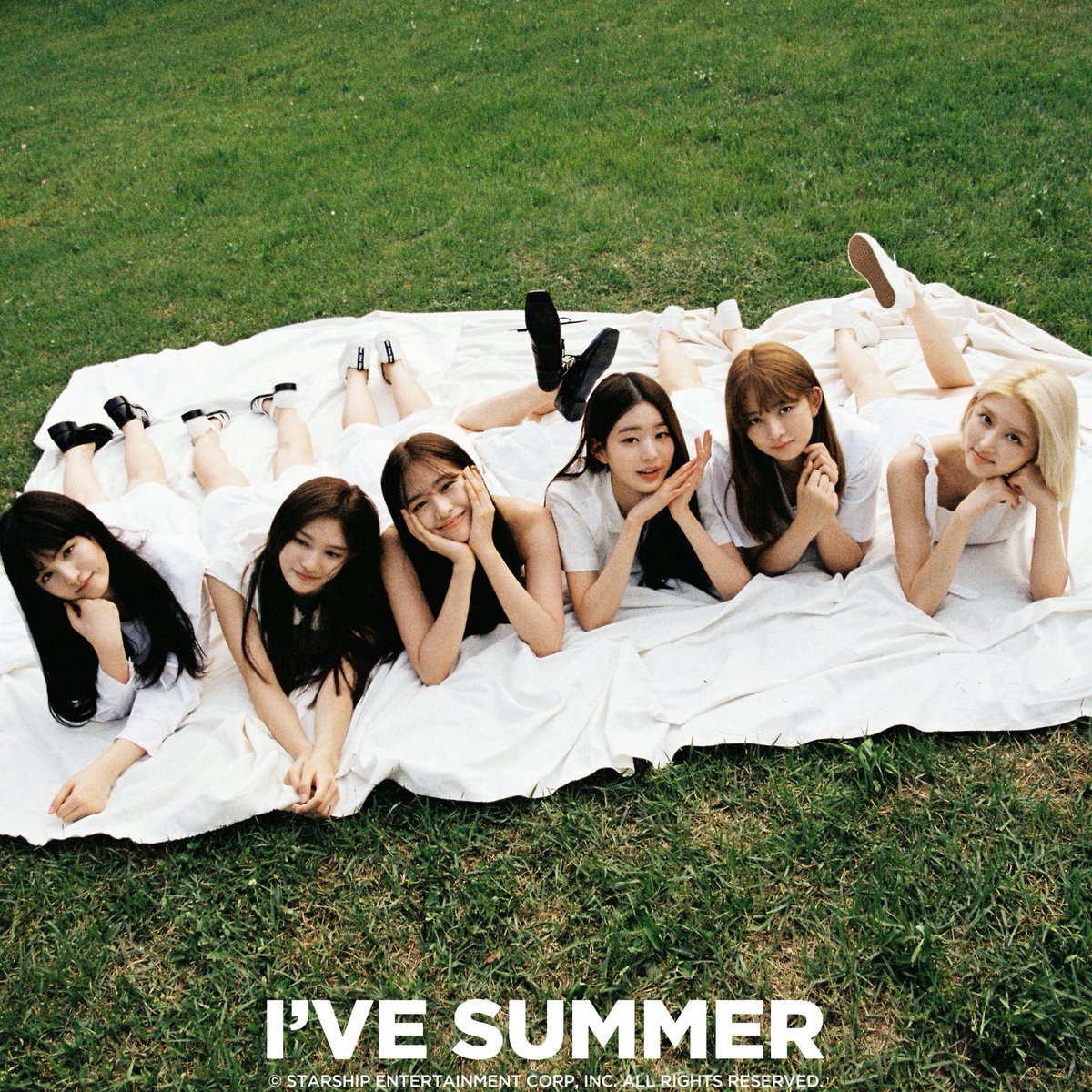 1207cart's tweet photo. as a buddy... you don't understand how much this means to me? i really see gfriend in ive's summer film concept and it makes me so emotional 😭 https://t.co/v4jDvD9wrp