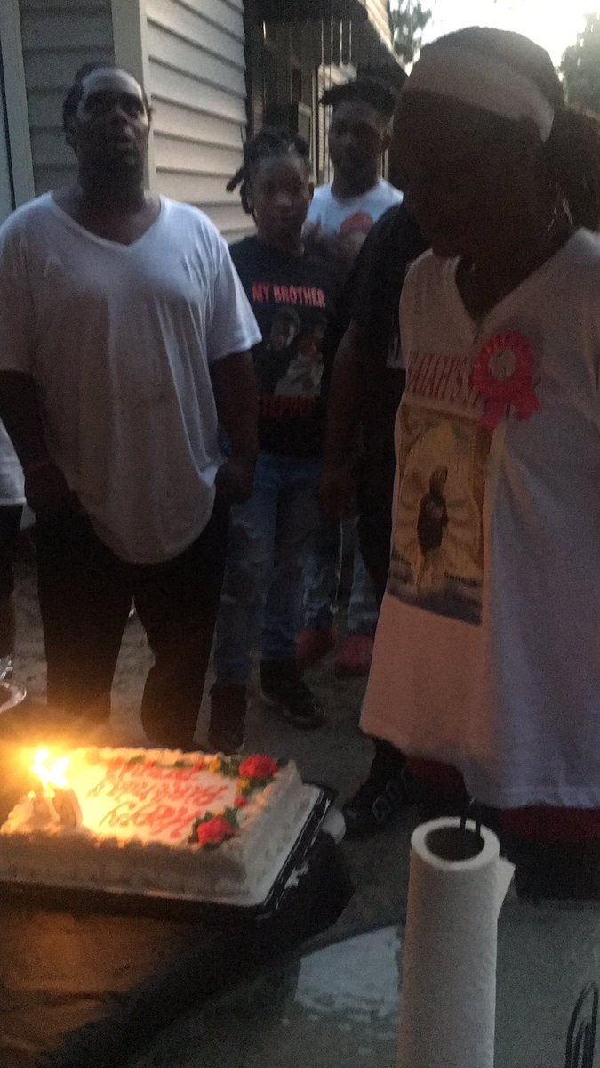 Phrankie_Luna's tweet photo. I want to give a big hug of thanks to all my crypto family that has given love, support, donations and prayers during my family’s time of need love you all. 🫶Shout out to Mrs. Brenda you have to be a strong woman to bury your grandson on your birthday. 😪😇🤗#RIPIsaiah #ZayWorld https://t.co/dooyfx68bn