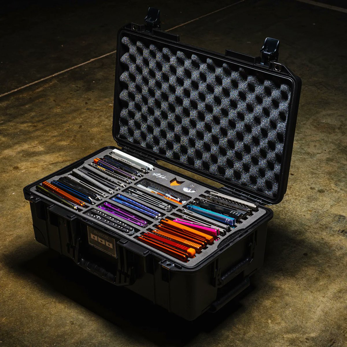TheWillHirsch's tweet photo. Balisong Cases are Finally here and I worked very hard on them!!

https://t.co/vfutAYNCR8 https://t.co/fGbg65kL5W